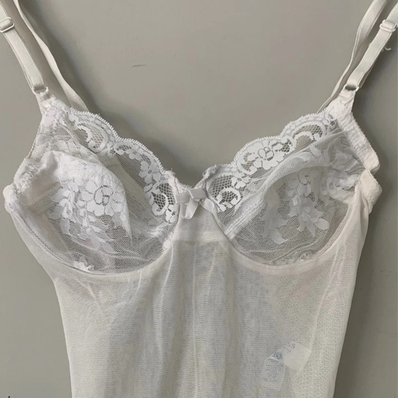 *sold* Vintage lingerie - Picture 2 of 3